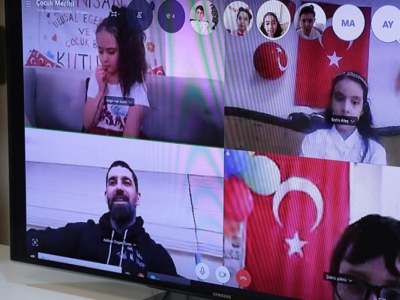 Beyazgül, çocuklarla telekonferans sistemiyle buluştu