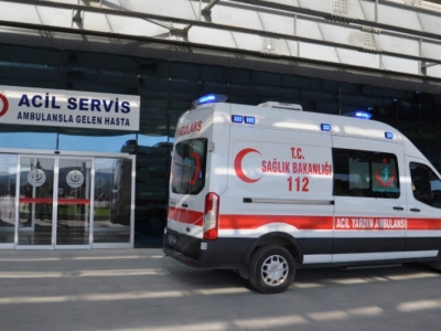 Şanlıurfa'da motosiklet devrildi: 2 yaralı