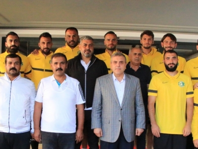 Beyazgül'den Şanlıurfaspor kampına sürpriz ziyaret