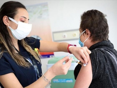 Koronavirüste yaş sınırı 15'e çekildi