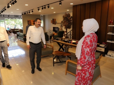 Başkan Baydilli esnaf ve vatandaşların taleplerini dinledi