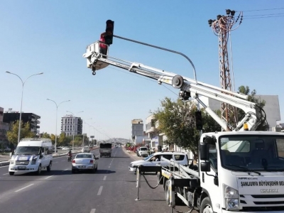 Yaya üst geçit yerine sinyalizasyon sistemi