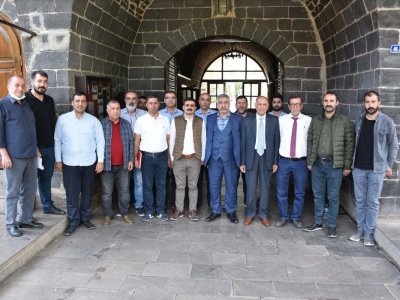 Başkan Vekili Özeyranlı hayvan pazarı esnafını ziyaret etti