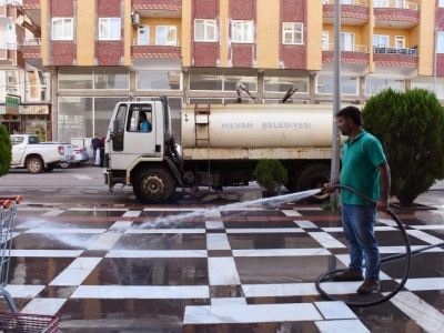 Hilvan’da cadde ve sokaklar pırıl pırıl