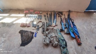 Şanlıurfa’da garaj duvarı içindeki boruya gizlenmiş silah ve mermi ele geçirildi