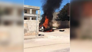 Urfa'da Park Halindeki Araç Yandı