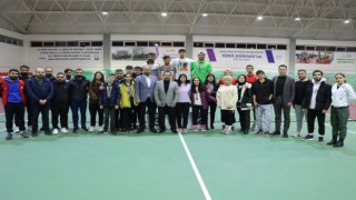 Öğretmenler Günü tenis turnuvası sona erdi