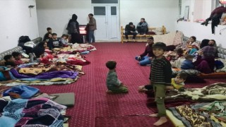 Urfa'da 24 saattir durmayan sağanak evsizleri vurdu!