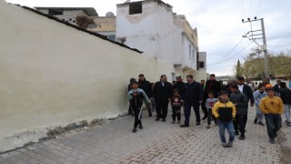 Vali Ayhan selden etkilenen Karşıyaka Mahallesinde incelemelerde bulundu