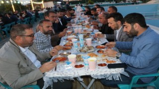 Başkan Ekinci personelleri ile iftarda bir araya geldi