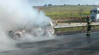 Şanlıurfa’da otobanda otomobil yangını!