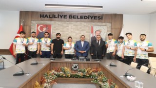 Başkan Canpolat, Türkiye şampiyonu sporcuları ödüllendirdi