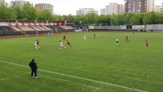 Karbel Karaköprü Belediyespor evinde kaybetti