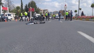 Urfa’da yolun karşısına geçmeye çalışan anne ile çocuğuna otomobil çarptı!