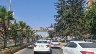 Haliliye’de bir otomobil tek taraflı kaza geçirdi