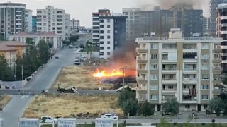 Şanlıurfa’da boş arsalardaki kuru otların yanması tehlike saçıyor