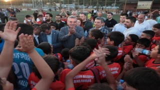 Başkan Beyazgül: Gençlerimize inanıyor, onlarla gurur duyuyoruz