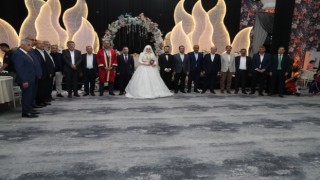 Eyyübiye Belediyesi Başkan Yarcımcısı oğlunu evlendirdi