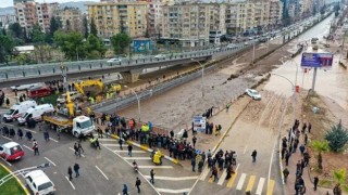 Köprülü Abide Kavşağı yağışlar sonrası tedbir amaçlı trafiğe kapatıldı