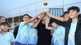 Büyükşehir Belediyesinden bin sporcuya forma desteği