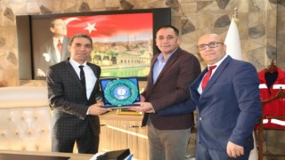 Abdulkadir Yabir yeni il müdürü Kayhan Özok’u ziyaret etti