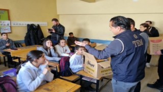Kırşehir’de toplanan kitaplar Şanlıurfa’da okulda dağıtıldı