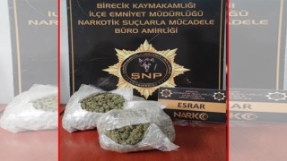 Birecik’te 1 kilo 735 gram esrar ele geçirildi