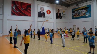 Gençler, Haliliye Belediyesi ile spor alışkanlığı kazanıyor