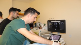 Harran Üniversitesi Hastanesi’nde ameliyatsız guatr tedavisi