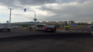 Karaköprü’de polis arabası kaza yaptı
