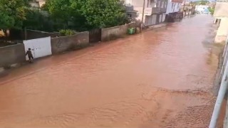 Şanlıurfa’da sağanak yağış hayatı olumsuz etkiledi