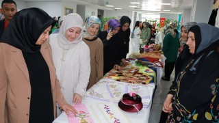 Haliliye Belediyesi ile üreten kadınların el emekleri sergilendi