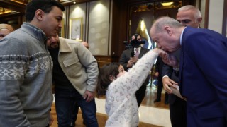 Cumhurbaşkanı Erdoğan, Gazze’de Hayatını Kaybeden Hind Rajab’ın Ailesini Kabul Etti