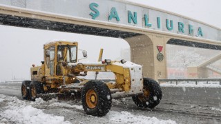 Şanlıurfa’da Karla Mücadele Sürüyor: Büyükşehir Ekipleri Sahada