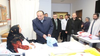 Şanlıurfa’da Yeni Yılın İlk Bebeği Dünyaya Gözlerini Açtı